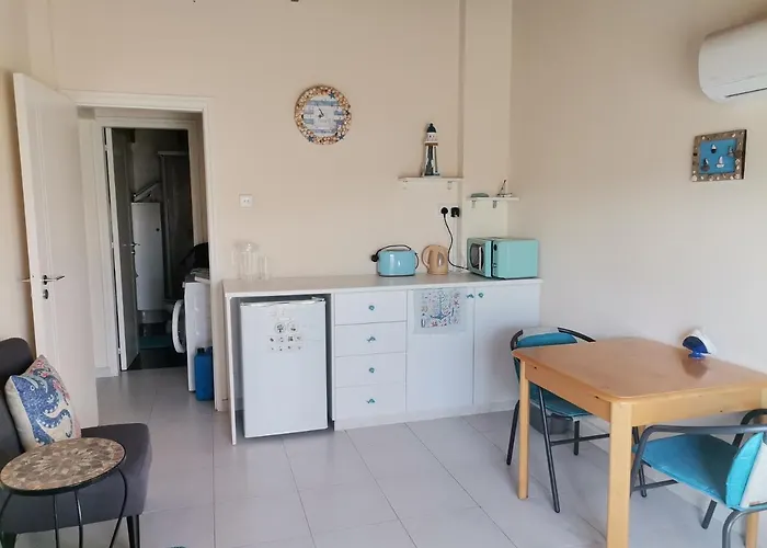 Lighthouse לרנקה